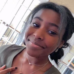 Meet your Posher, Karis